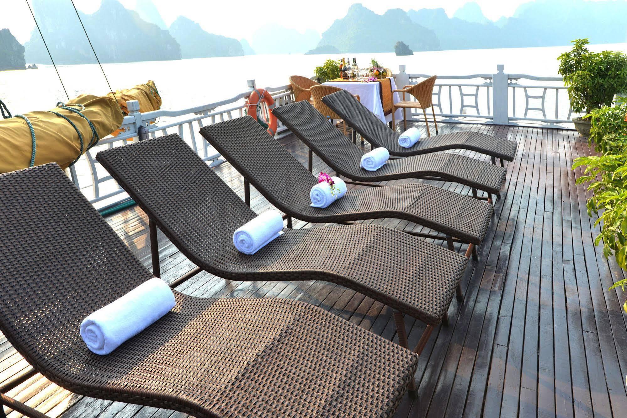 Majestic Halong Cruise 호텔 하롱 외부 사진